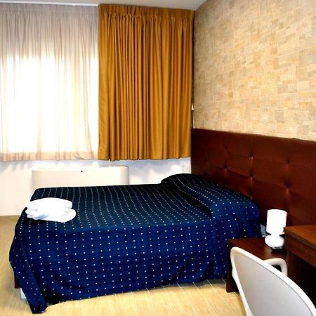 Piazza Dante Otel Taranto Dış mekan fotoğraf