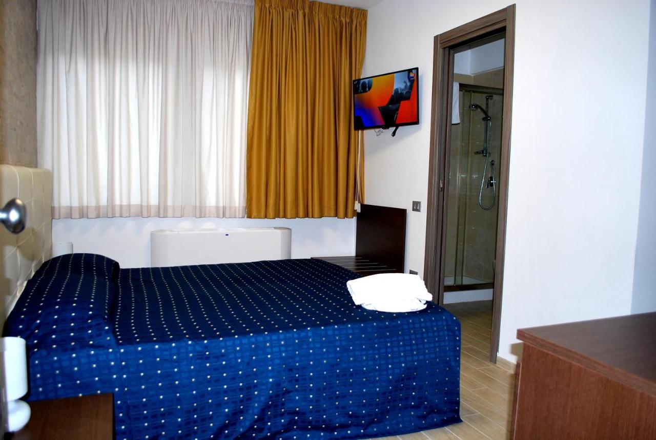Piazza Dante Otel Taranto Dış mekan fotoğraf