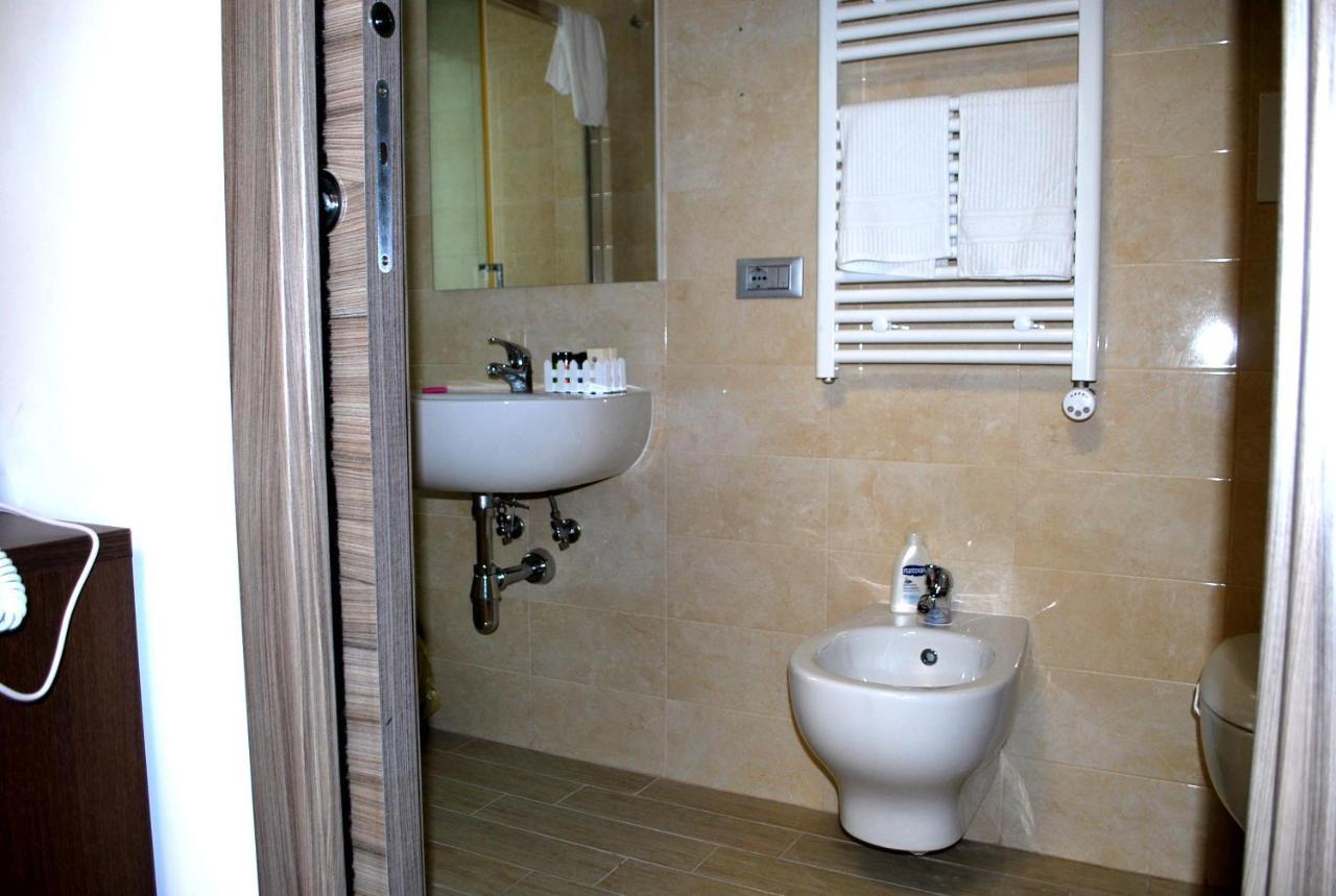 Piazza Dante Otel Taranto Dış mekan fotoğraf
